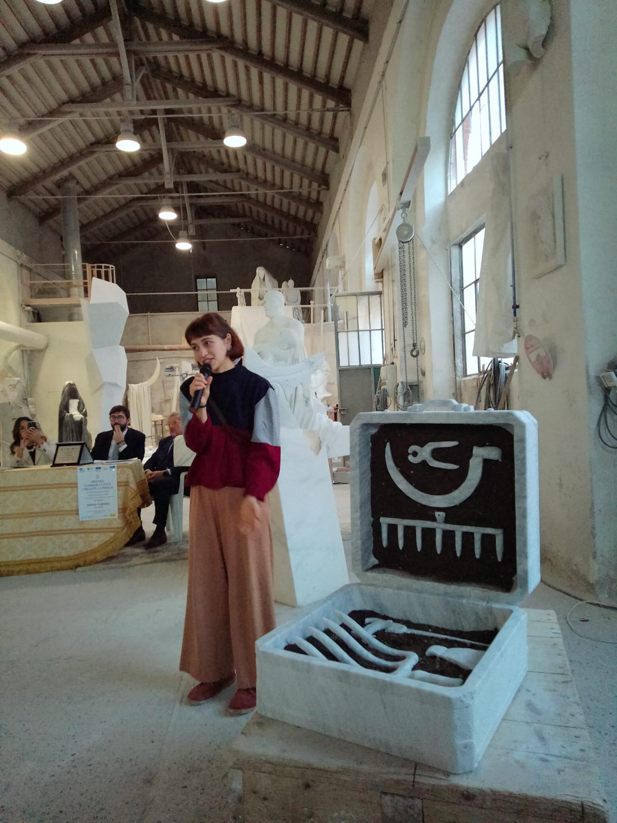 foto_premio in denaro CARRARA CITTA’ CREATIVA UNESCO (finalisti forum scultura Club Unesco)