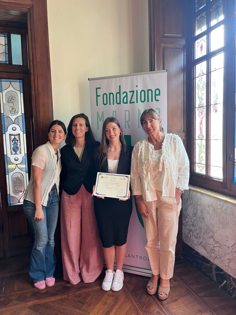 Carrara, consegnata a Denisa Nicoleta la borsa di studio di Fondazione Marmo e Fondazione Intercultura: farà un anno di scuola in Francia